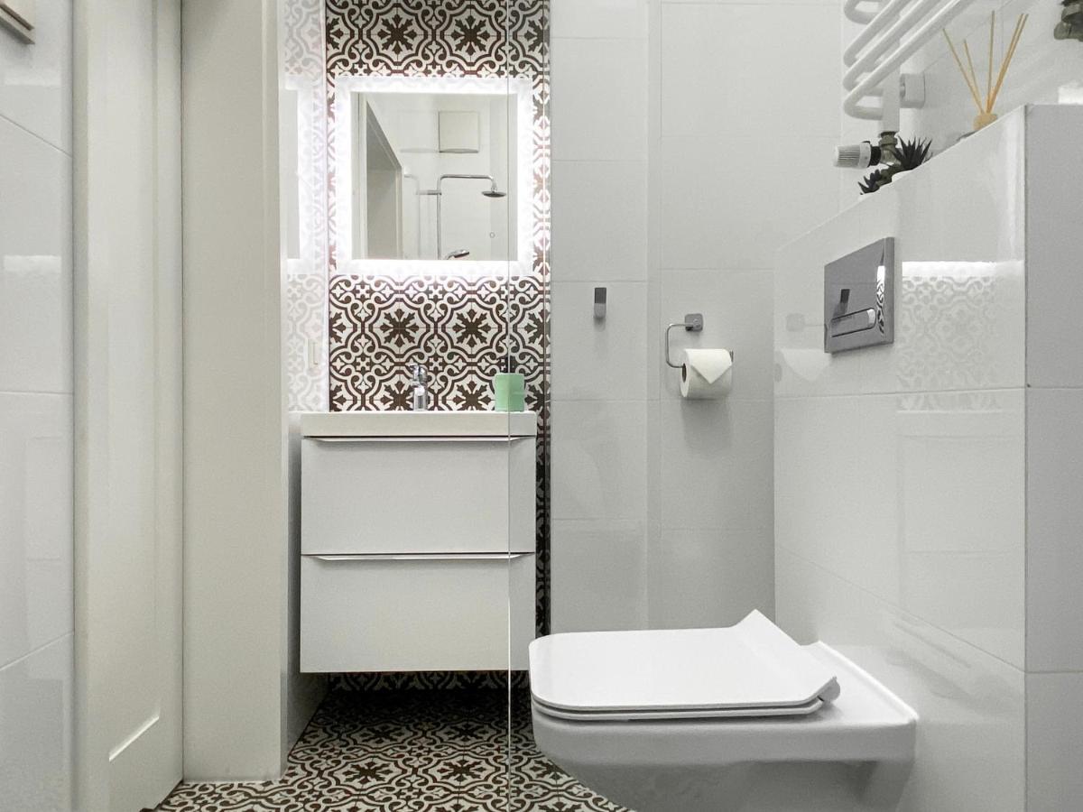 Beautiful Studio For Couples With Air Conditioning - Old Town & Main Station Krakau Exterior foto